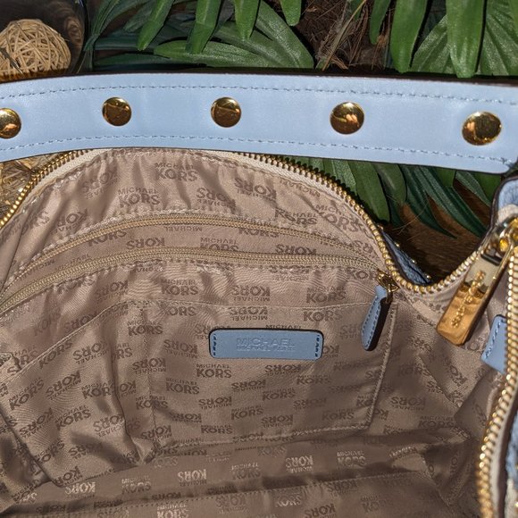 RARE Michael Kors Aria Signature Shoulder Bag. Vanilla & Pale Skye Blue - Picture 12 of 14